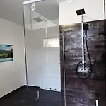 Apartman Grosszuegiges City-apartment Fuer 8 Gaeste Mit Parkplatz Im Zentrum