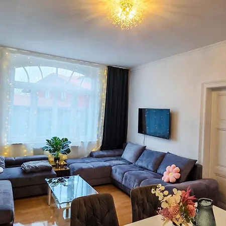 Grosszuegiges City-apartment Fuer 8 Gaeste Mit Parkplatz Im Zentrum Wernigerode