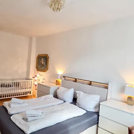 Apartment Großzügiges City-apartment Für 8 Gäste Mit Parkplatz Im Zentrum *