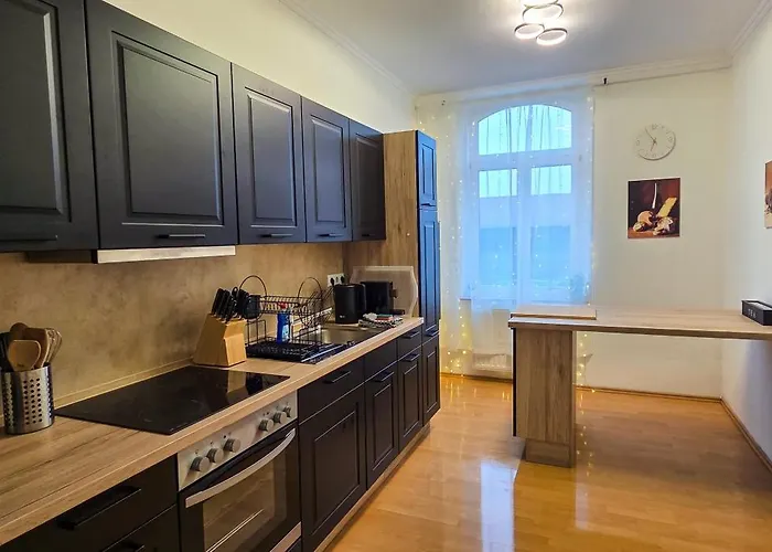 公寓 Grosszuegiges City-apartment Fuer 8 Gaeste Mit Parkplatz Im Zentrum *