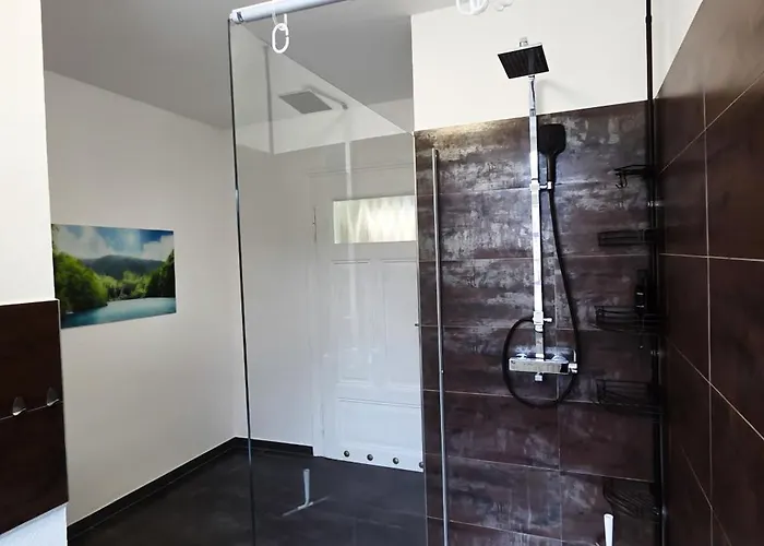 公寓 Grosszuegiges City-apartment Fuer 8 Gaeste Mit Parkplatz Im Zentrum