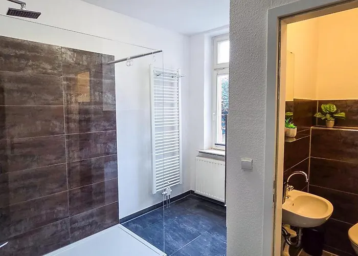 Grosszuegiges City-apartment Fuer 8 Gaeste Mit Parkplatz Im Zentrum 公寓 *